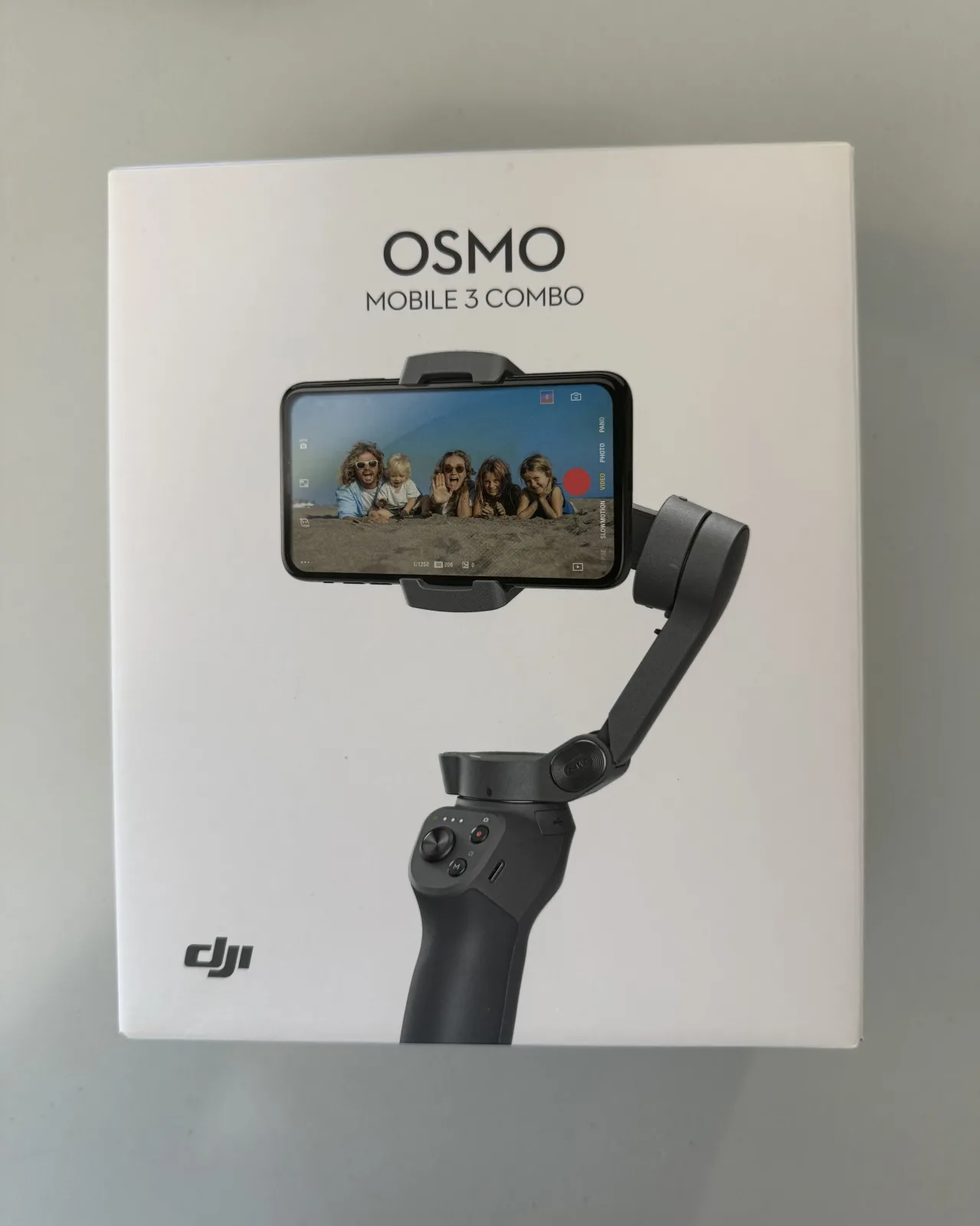 DJI Osmo Mobile 3 Combo – Smartphone Gimbal